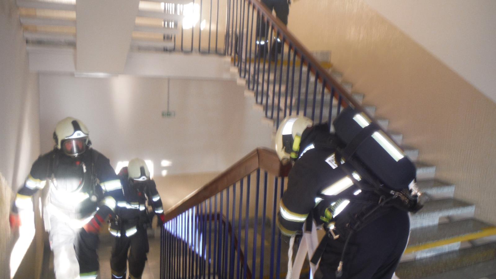 Cvičení - záchrana osob a likvidace požáru, Jindřichův Hradec - 11. 11. 2019 (3).JPG