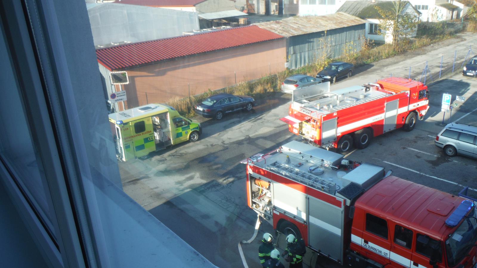 Cvičení - záchrana osob a likvidace požáru, Jindřichův Hradec - 11. 11. 2019 (5).JPG