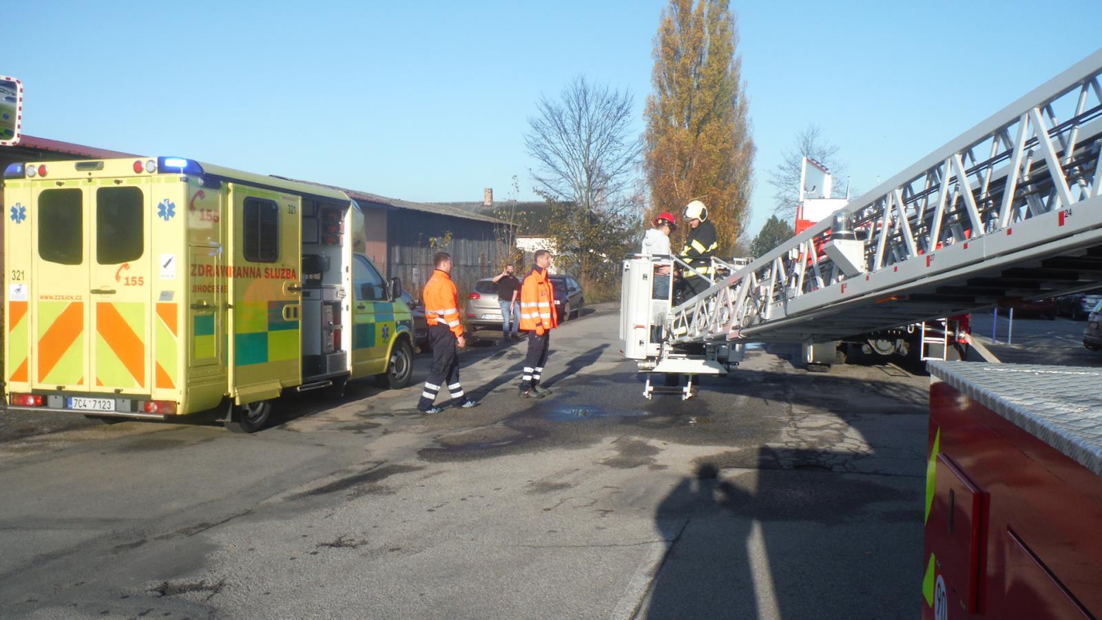 Cvičení - záchrana osob a likvidace požáru, Jindřichův Hradec - 11. 11. 2019 (6).JPG