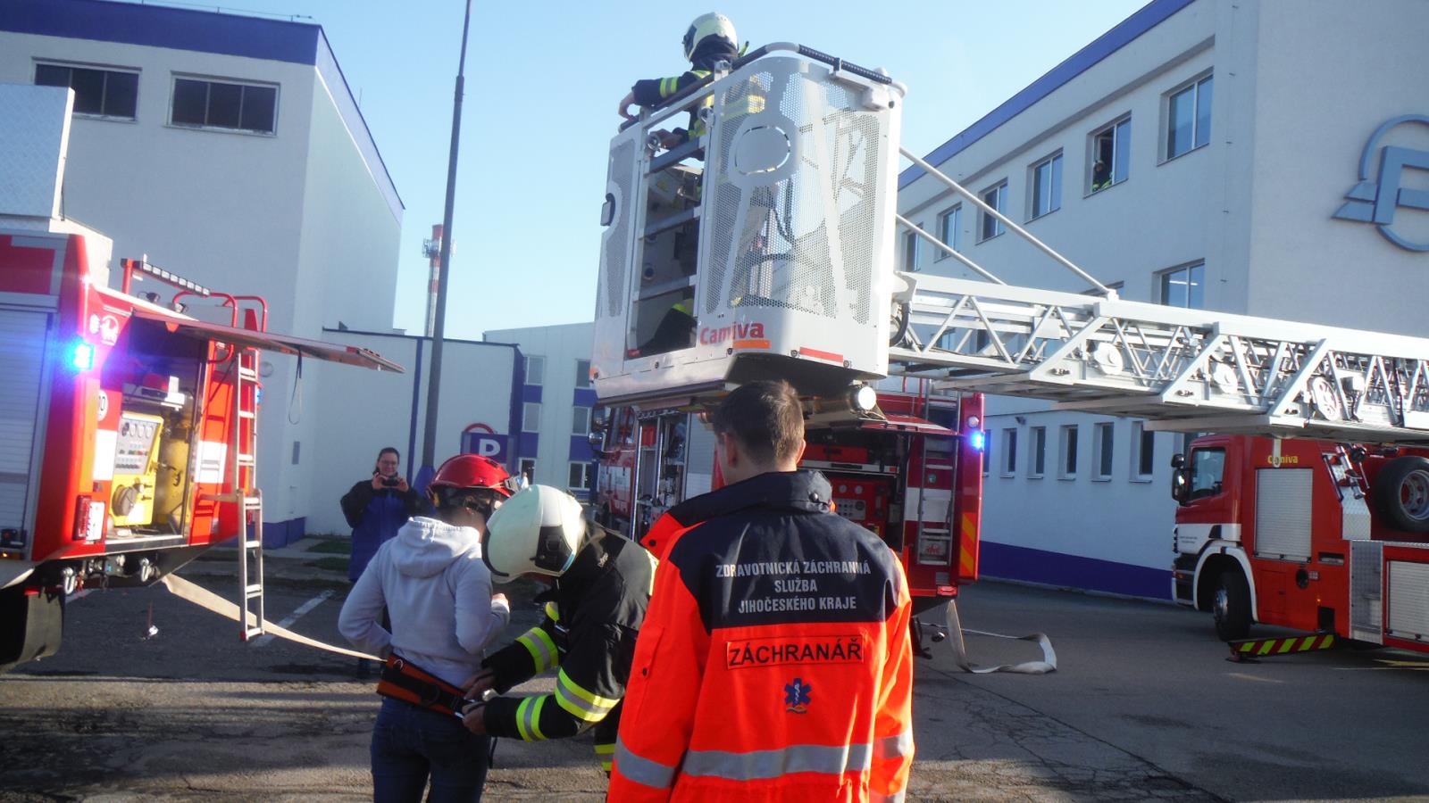 Cvičení - záchrana osob a likvidace požáru, Jindřichův Hradec - 11. 11. 2019 (7).JPG