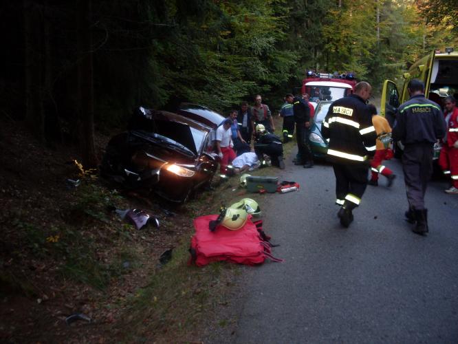 Odstraňování následků nehody ve Zderazi