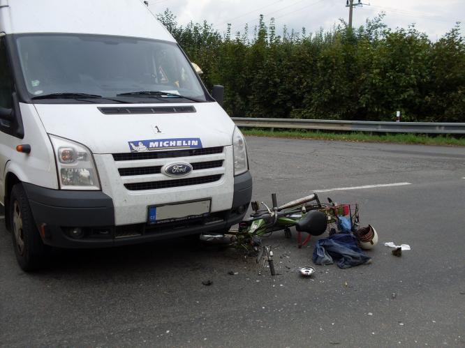 Nehoda dodavky s babetou ve Slatiňanech