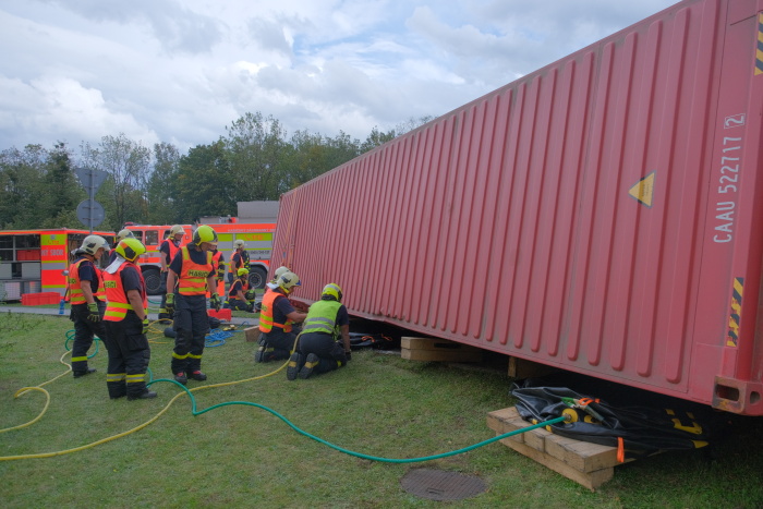 DN_MANvyprostenikontejnerTrojanovice (15).JPG