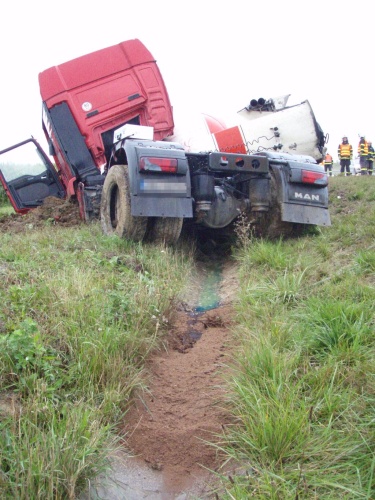 DNkamioncementVelkeAlbrechtice (NJ) (4).JPG