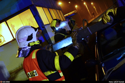 DNvyprostenikolejerenaultOstrava (3).jpg