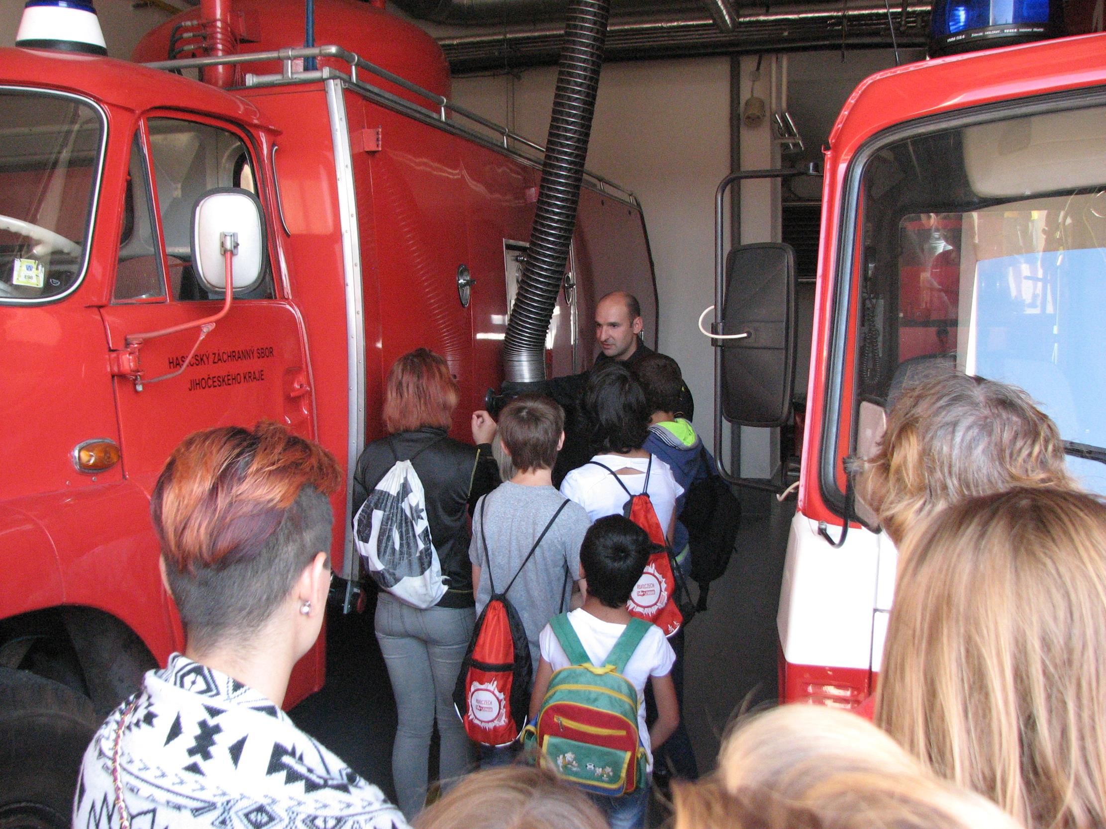 Dětský domov Boršov u HZS - 8. 9. 2016 (14).JPG