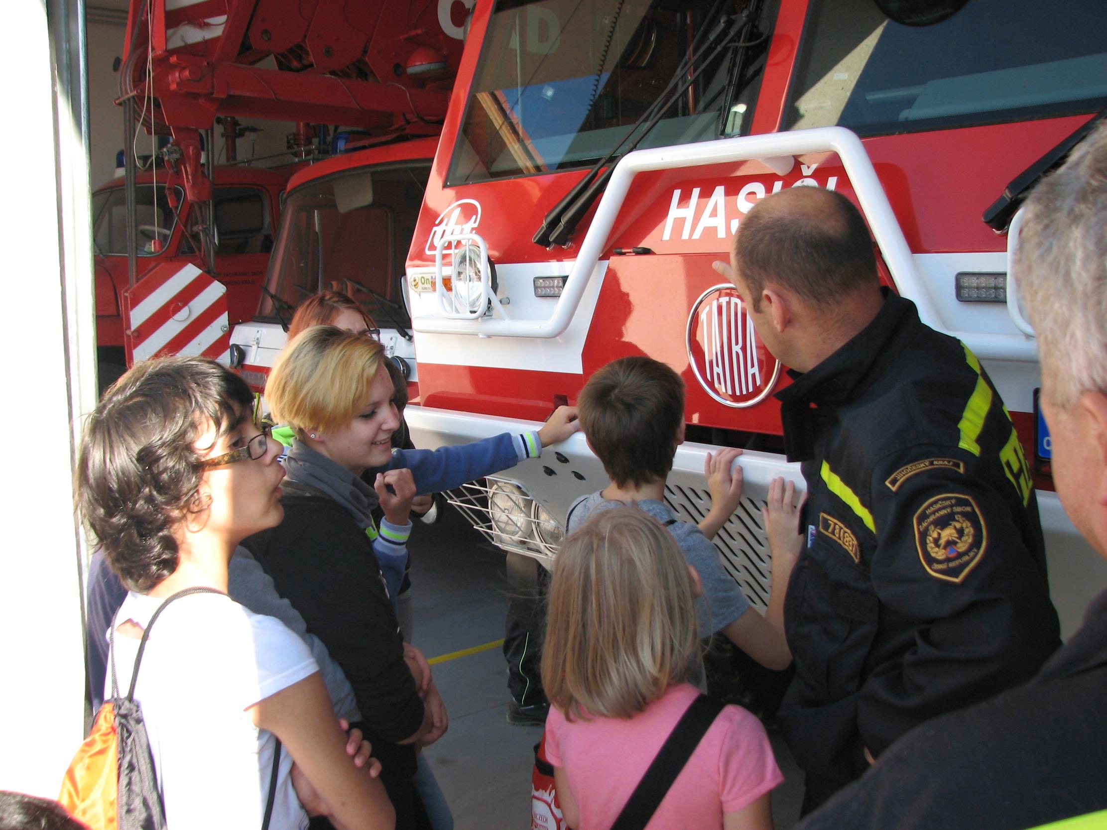 Dětský domov Boršov u HZS - 8. 9. 2016 (16).JPG