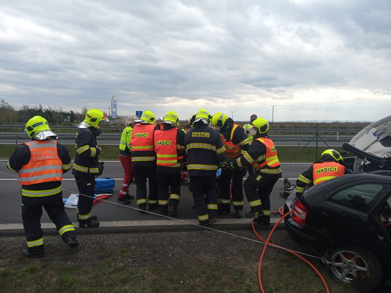 Dopravní nehoda u Vysočan (2).JPG