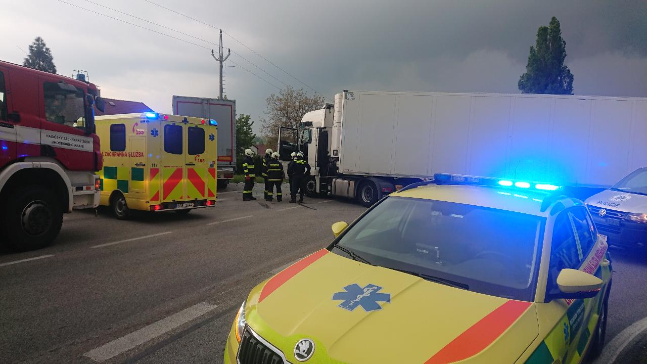 Dopravní nehoda 2 NA a OA, Velešín - 11. 5. 2020 (5).JPG