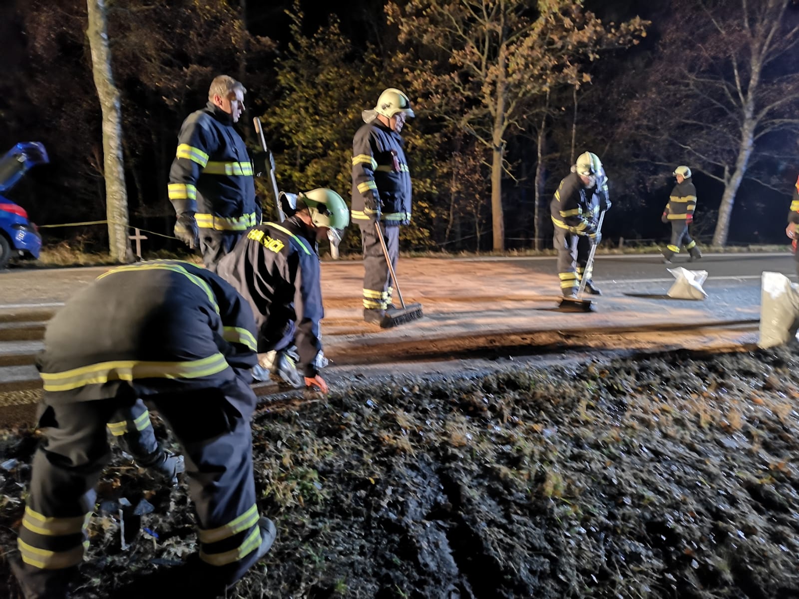 Dopravní nehoda 2 OA, Bílá - autor SDH Nová Bystřice (5).jpg