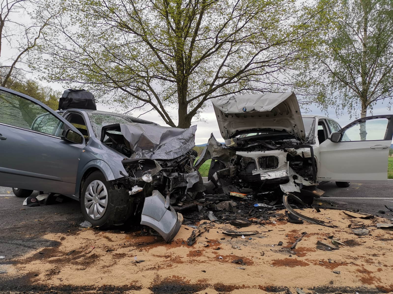 Dopravní nehoda 2 OA, Břehov - 30. 4. 2020 (2).jpg