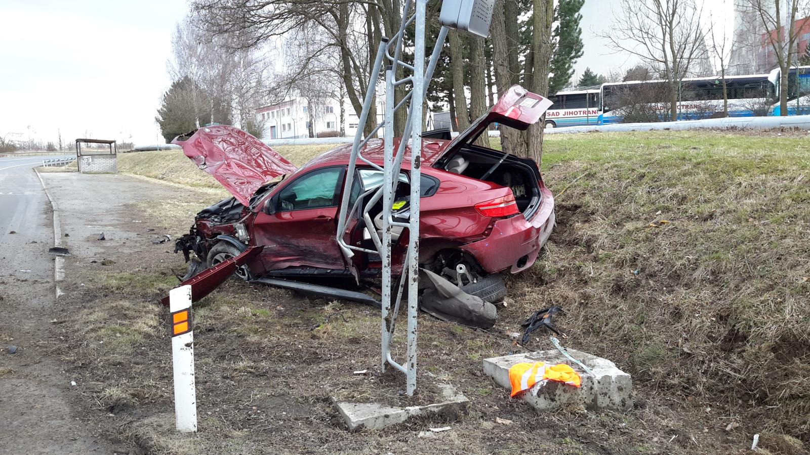 Dopravní nehoda 2 OA, Březí u Týna nad Vltavou - 28. 3. 2018 (1).jpg