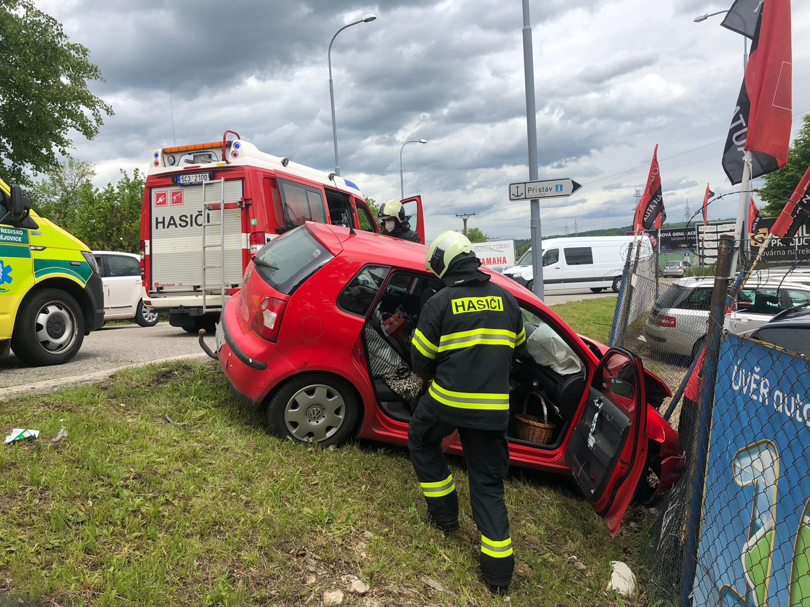 Dopravní nehoda 2 OA, České Budějovice - 26. 5. 2021 (1).jpg