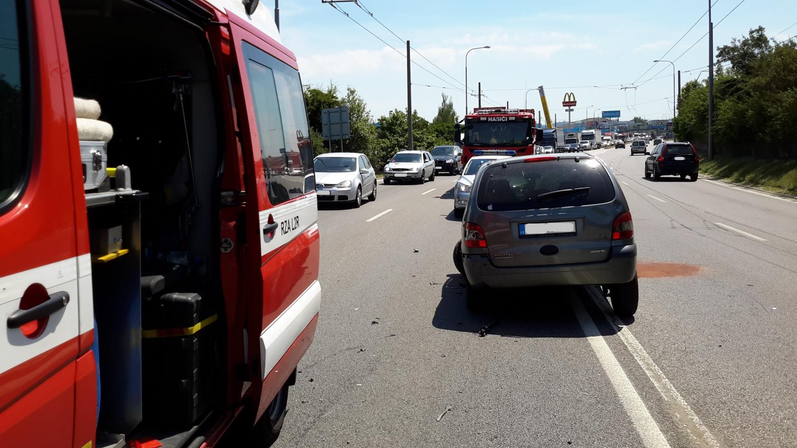 Dopravní nehoda 2 OA, České Budějovice - 29. 5. 2017 (5).jpg