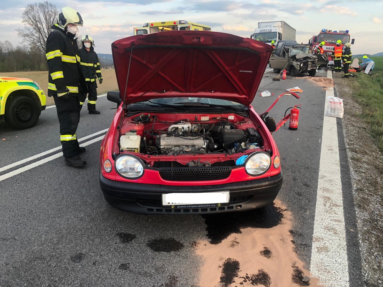 Dopravní nehoda 2 OA, Holkov - 17. 4. 2020 (2).jpg