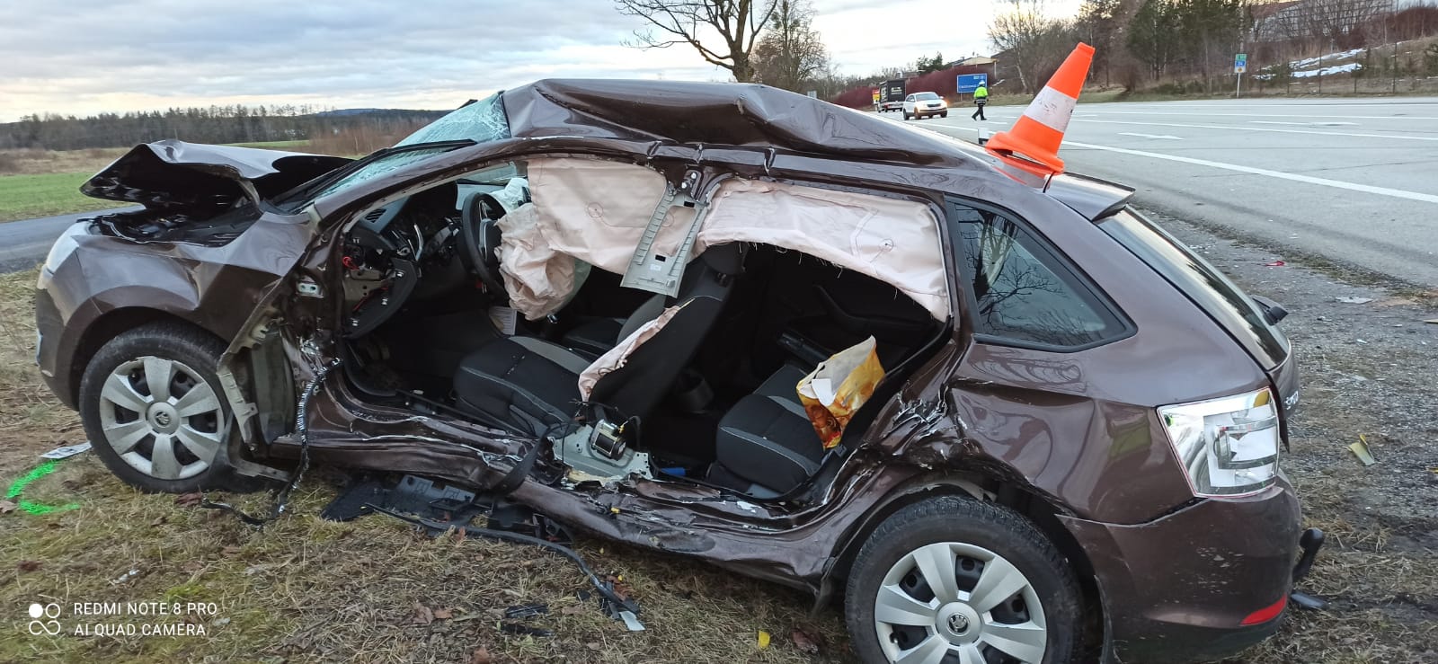 Dopravní nehoda 2 OA, Jindřichův Hradec - 4. 2. 2021 (3).jpg