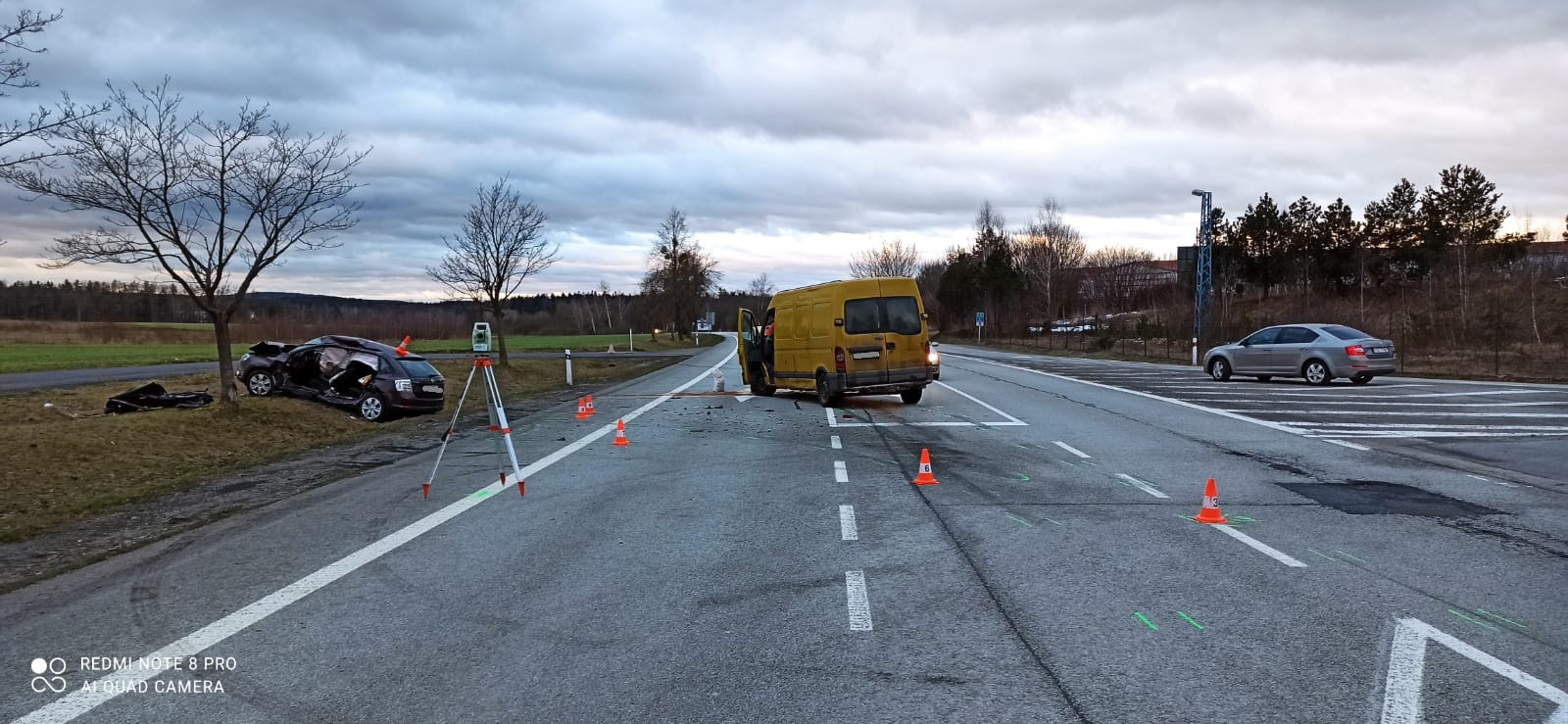 Dopravní nehoda 2 OA, Jindřichův Hradec - 4. 2. 2021 (4).jpg