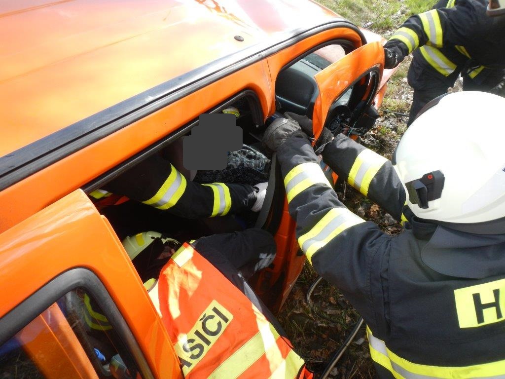 Dopravní nehoda 2 OA, Kaplice - 12. 3. 2019 (2).jpg