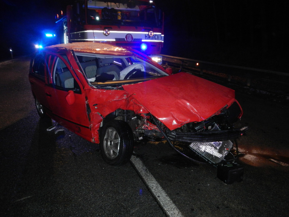 Dopravní nehoda 2 OA, Nuzice - 19. 1. 2018 (1).JPG