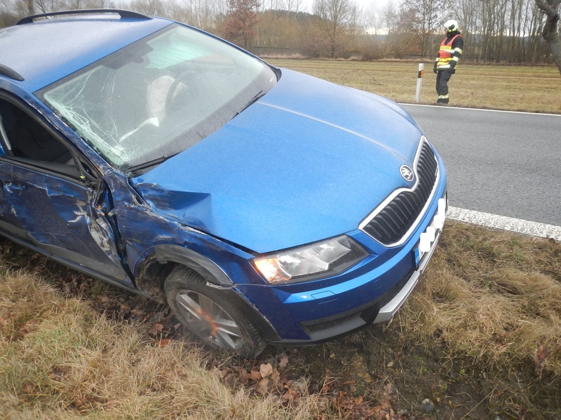 Dopravní nehoda 2 OA, Sepekov - 2. 1. 2018 (3).JPG