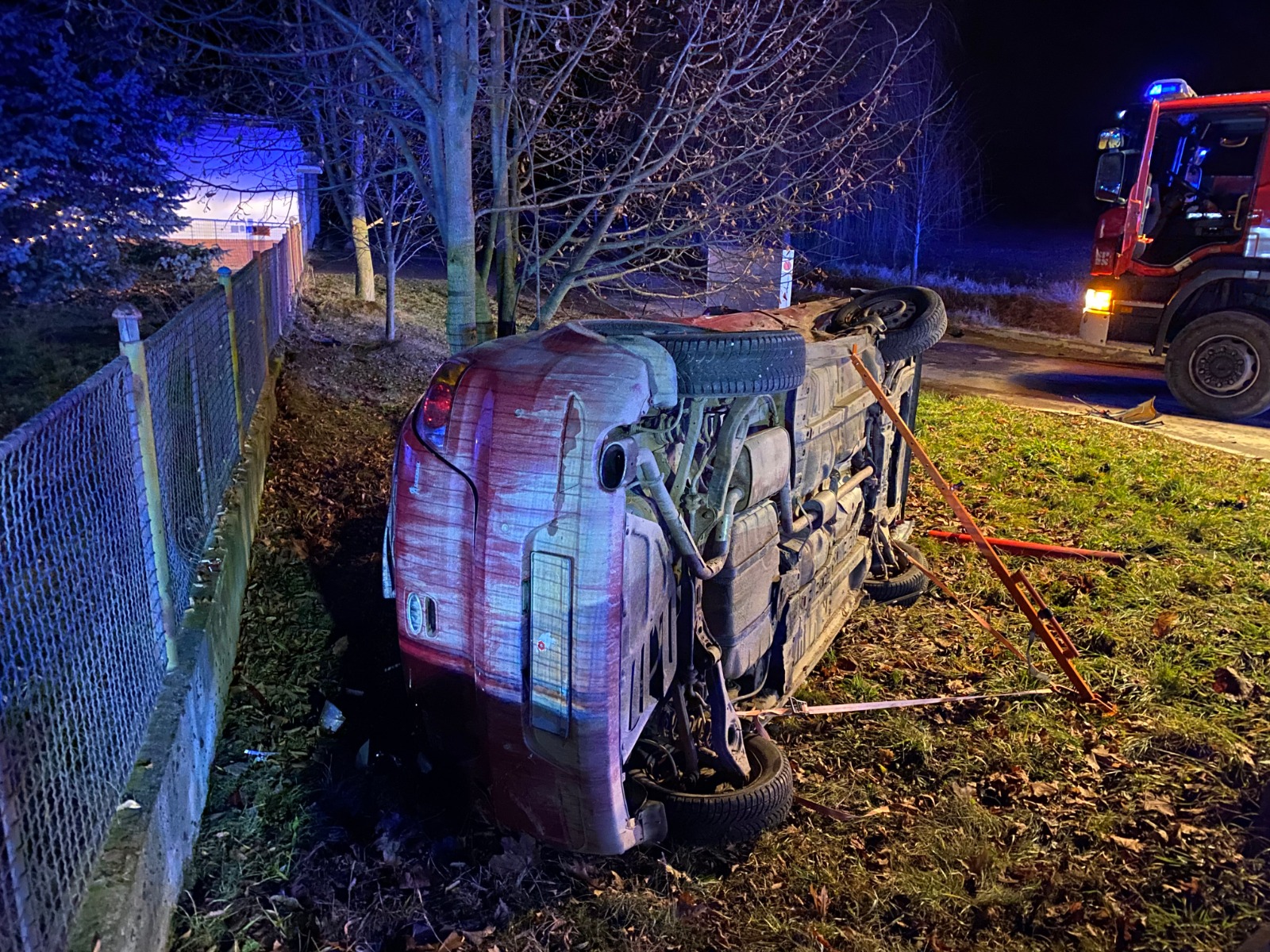 Dopravní nehoda 2 OA, Straňany - 15. 12. 2021 (5).jpg