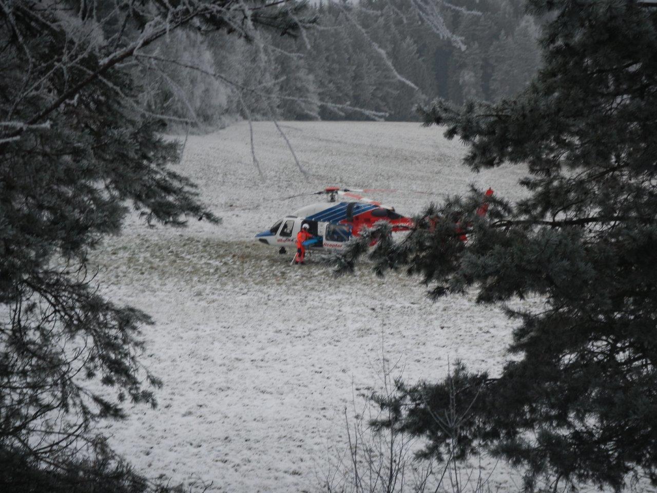 Dopravní nehoda 2 OA, Vitějovice - 6. 12. 2016 (2).jpg