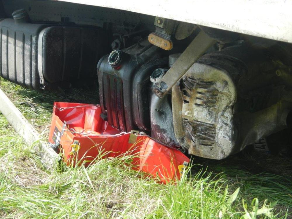 Dopravní nehoda 2 OA a NA, Jarošov nad Nežárkou - 30. 6. 2016 (11).jpg