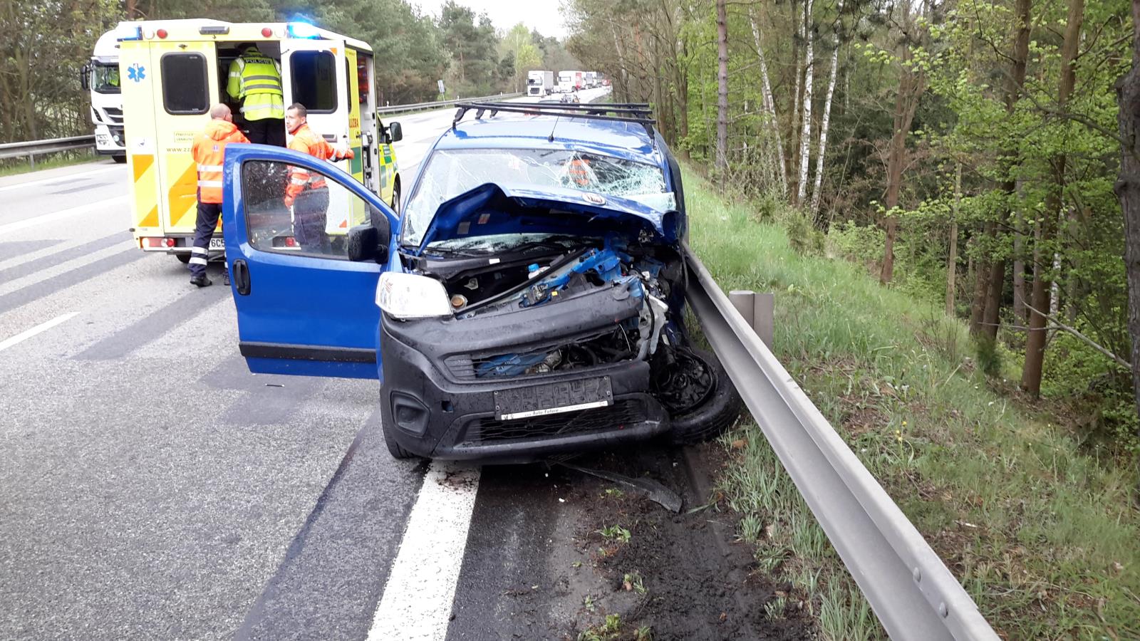 Dopravní nehoda 2 OA a NA, Kamenný Újezd - 3. 5. 2019 (2).jpg