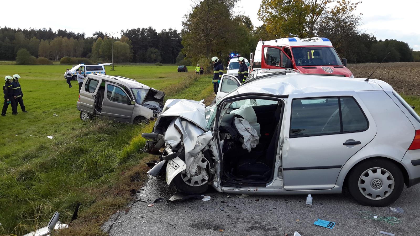 Dopravní nehoda 3 OA, Kaliště - 11. 10. 2017 (2).jpg