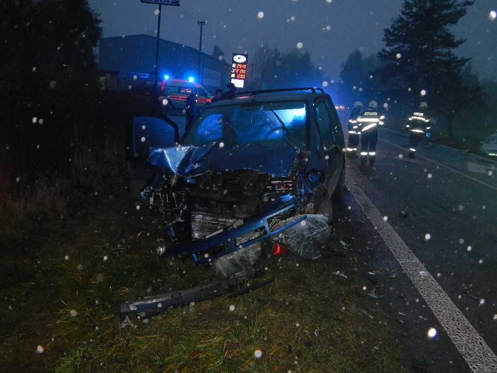 Dopravní nehoda 3 OA, Rodvínov - 26. 11. 2016 (2).JPG