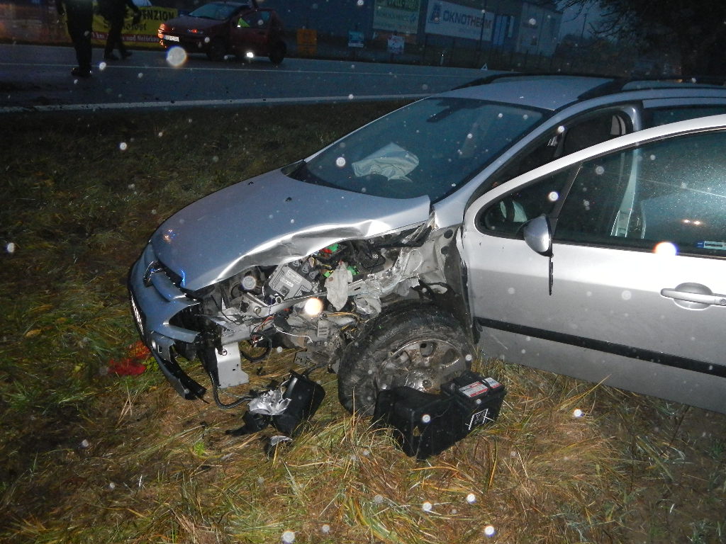 Dopravní nehoda 3 OA, Rodvínov - 26. 11. 2016 (5).JPG