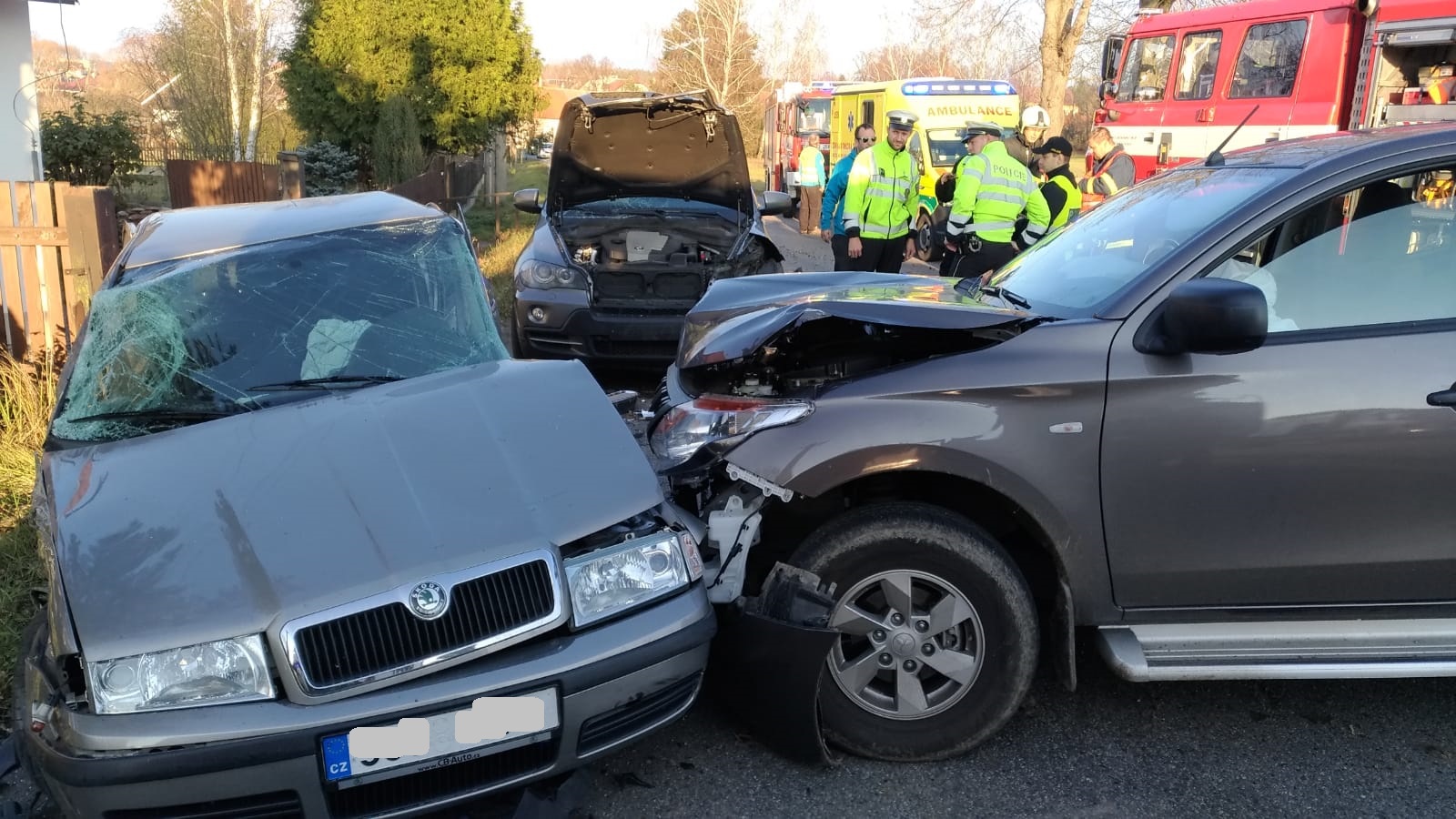 Dopravní nehoda 3 OA, Sudoměřice u Bechyně - 16. 11. 2018 (1).jpg