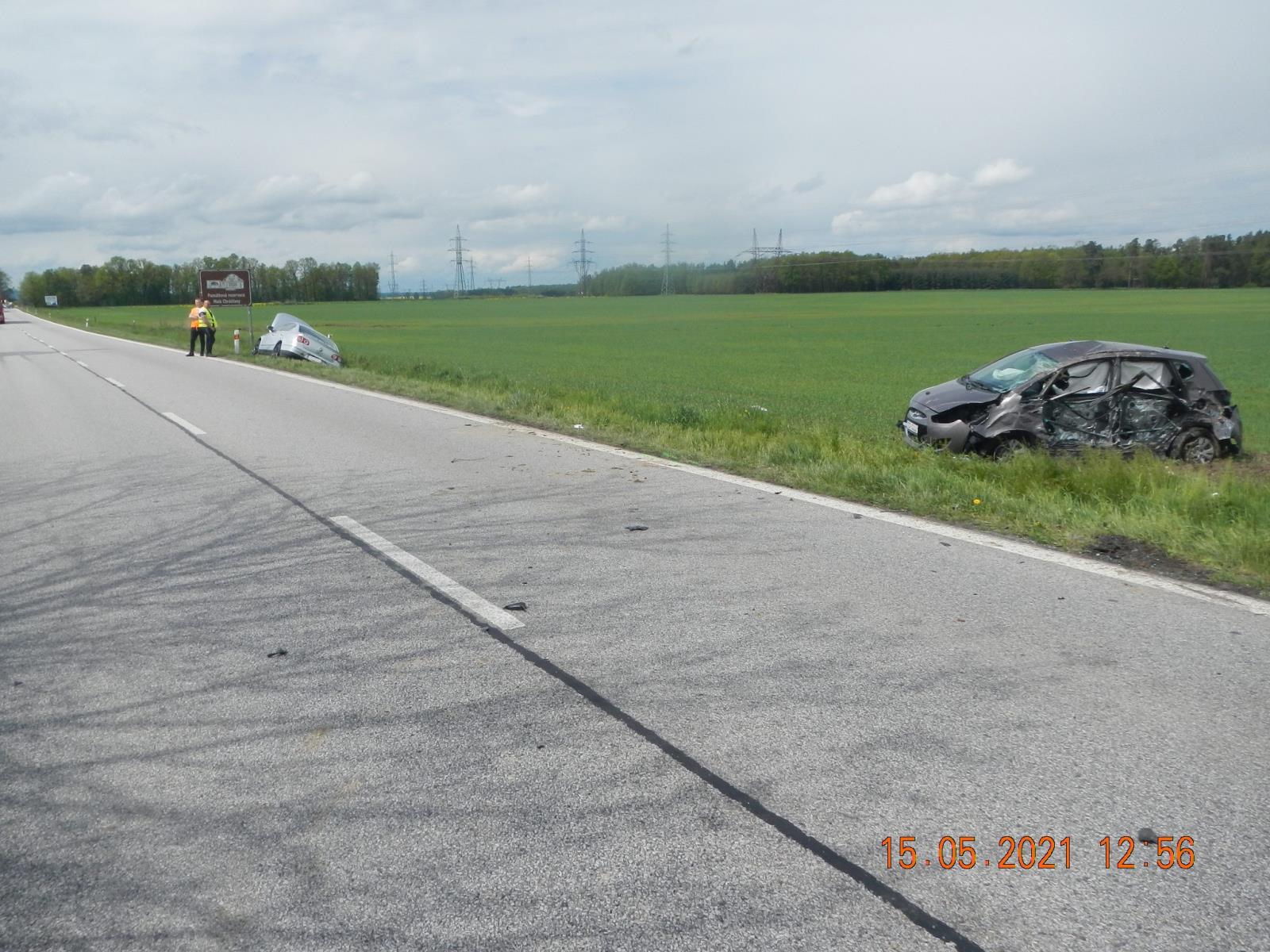 Dopravní nehoda 4 OA, Čejkovice - 15. 5. 2021 (5).JPG