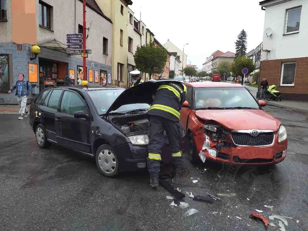 Dopravní nehoda Hlinsko1 13.5.2021.jpg