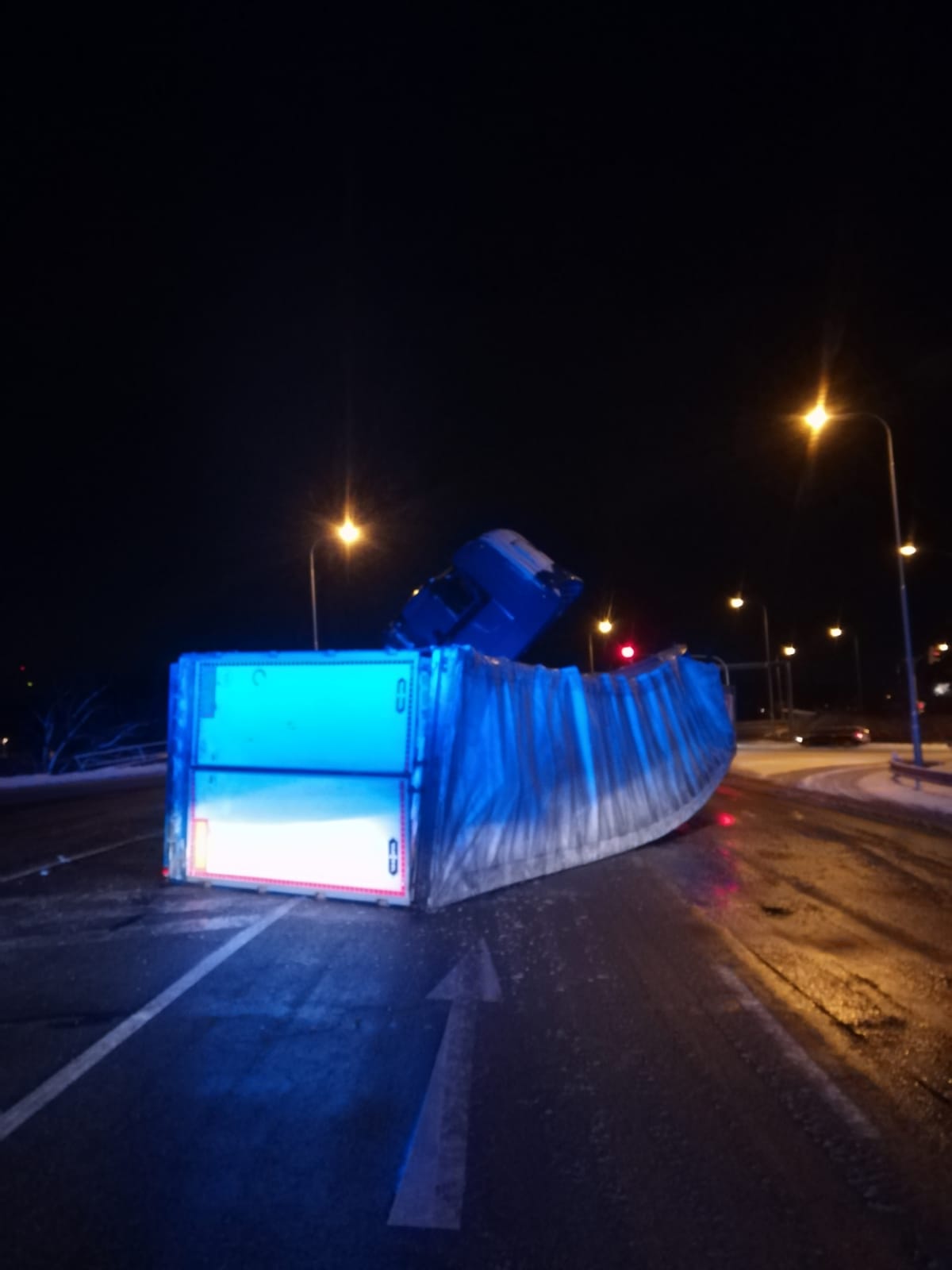 Dopravní nehoda NA, České Budějovice - 4. 1. 2019 (2).jpg