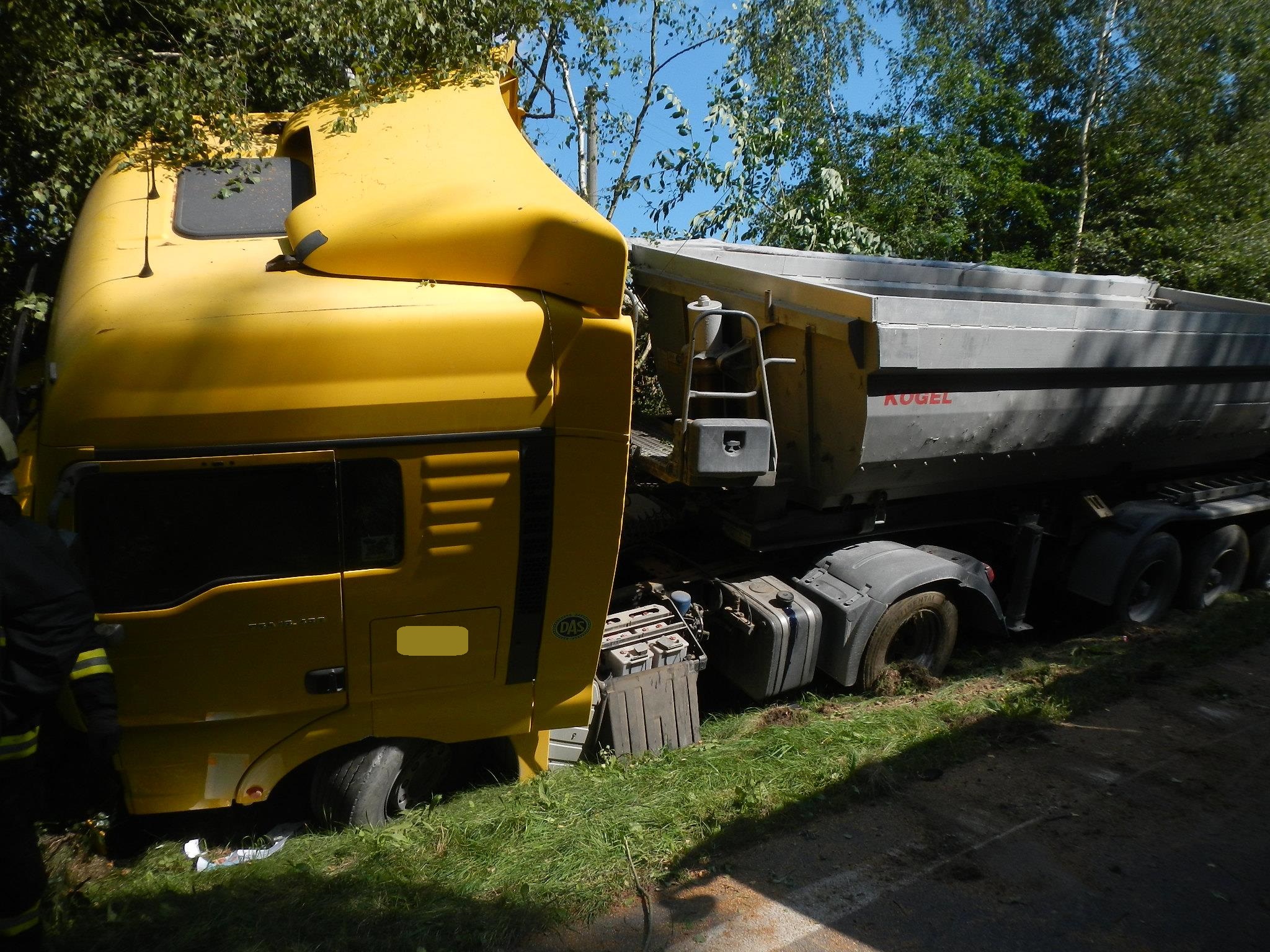 Dopravní nehoda NA, Zubčice - 1. 9. 2016 (1).JPG