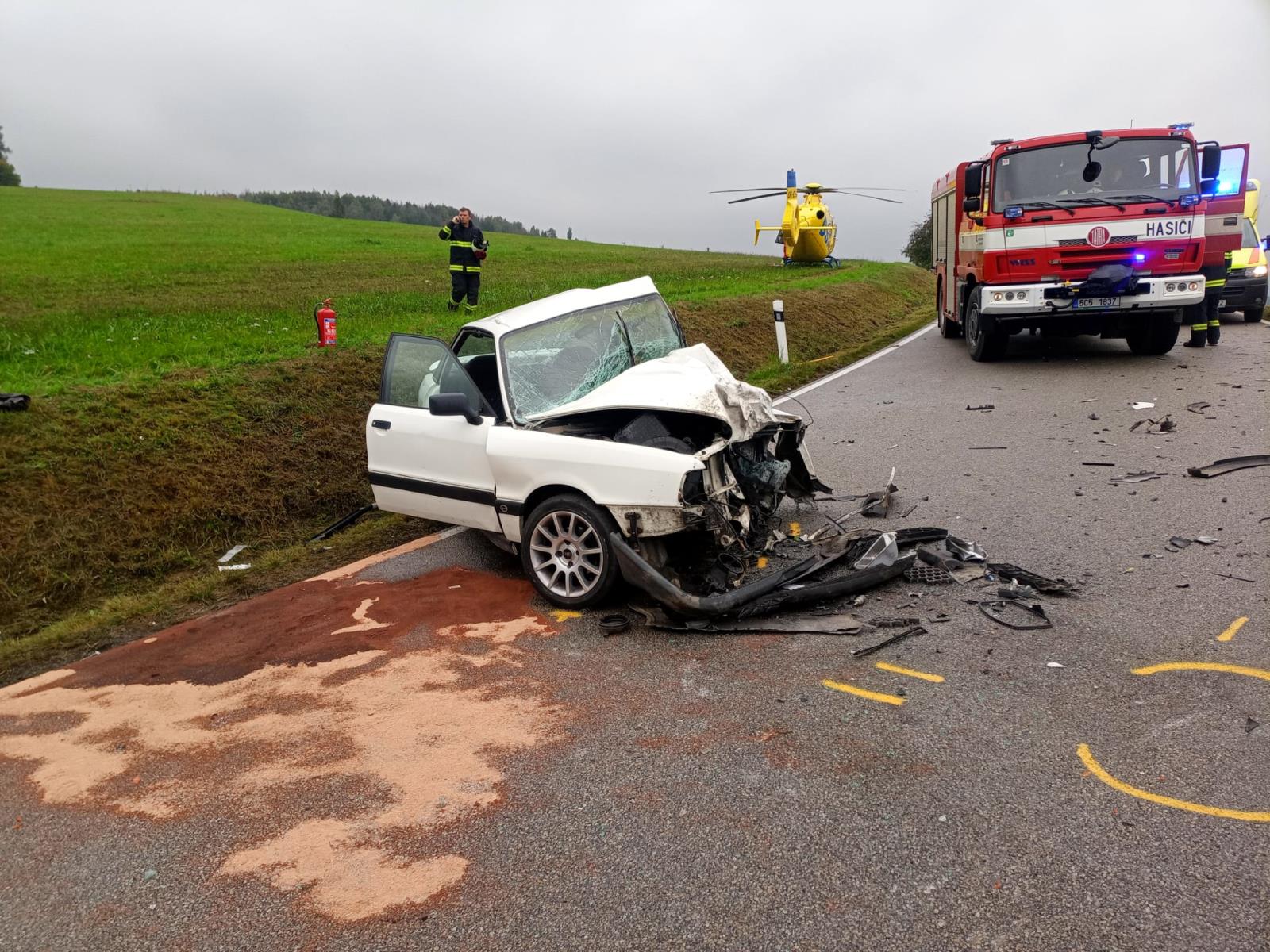 Dopravní nehoda NA a OA, Velká Lhota - 7. 10. 2021 (5).jpg