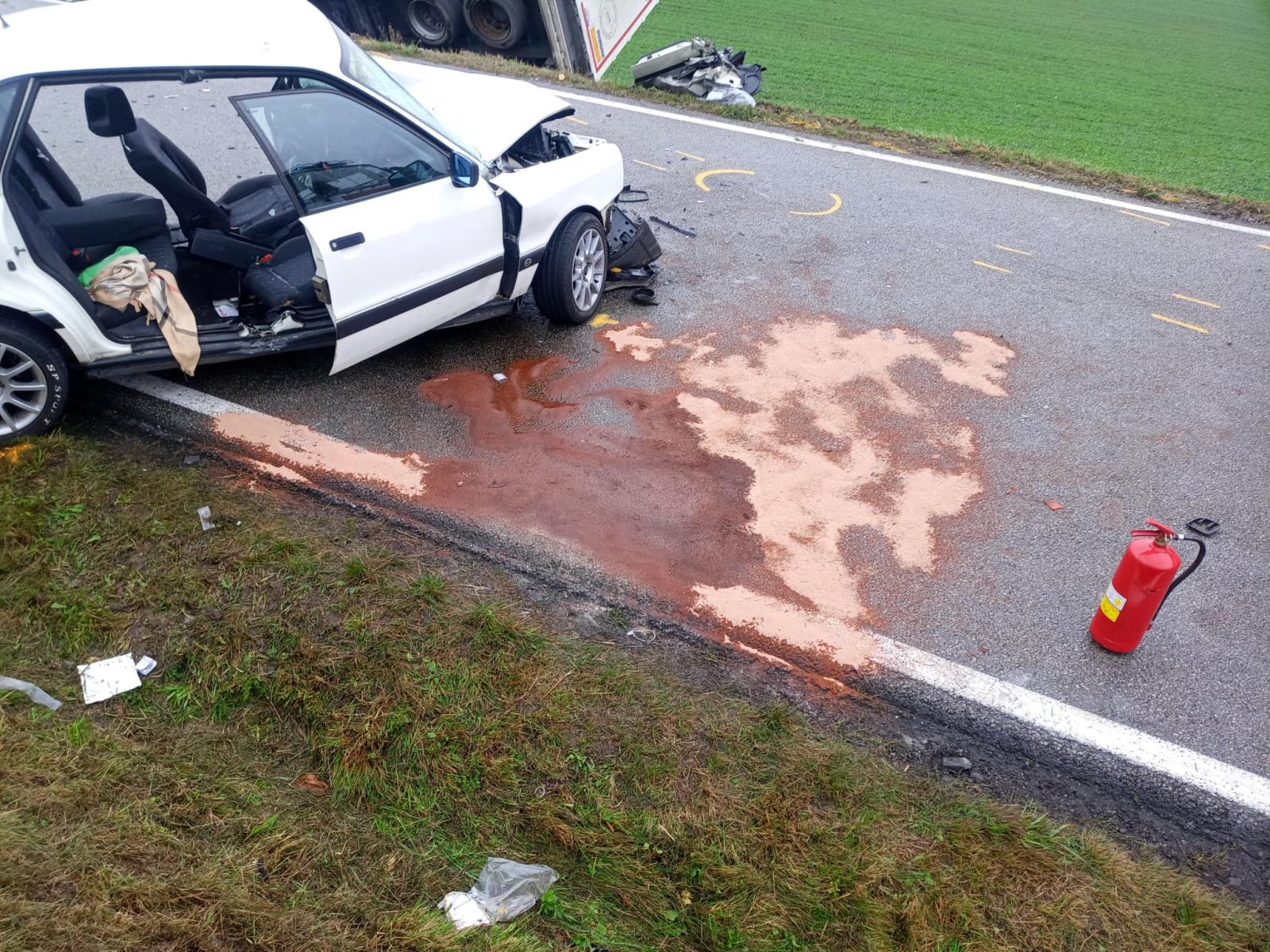 Dopravní nehoda NA a OA, Velká Lhota - 7. 10. 2021 (7).jpg