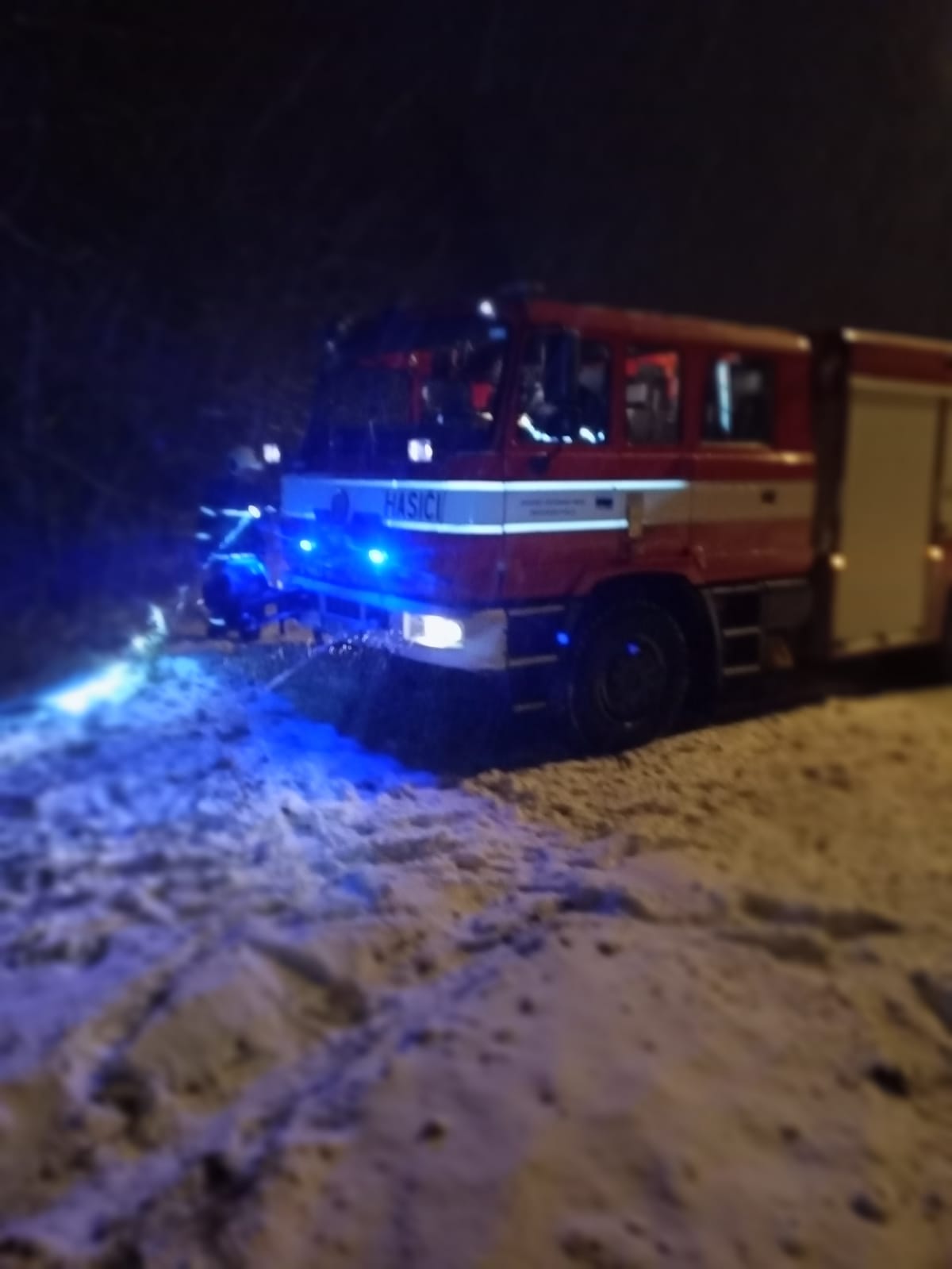 Dopravní nehoda OA, Dačice - 9. 12. 2021 (3).jpg