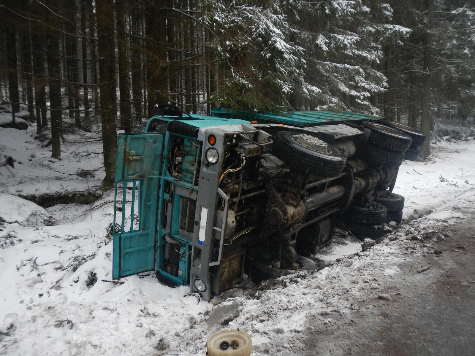 Dopravní nehoda OA, Lipno nad Vltavou - 6. 3. 2018 (1).JPG
