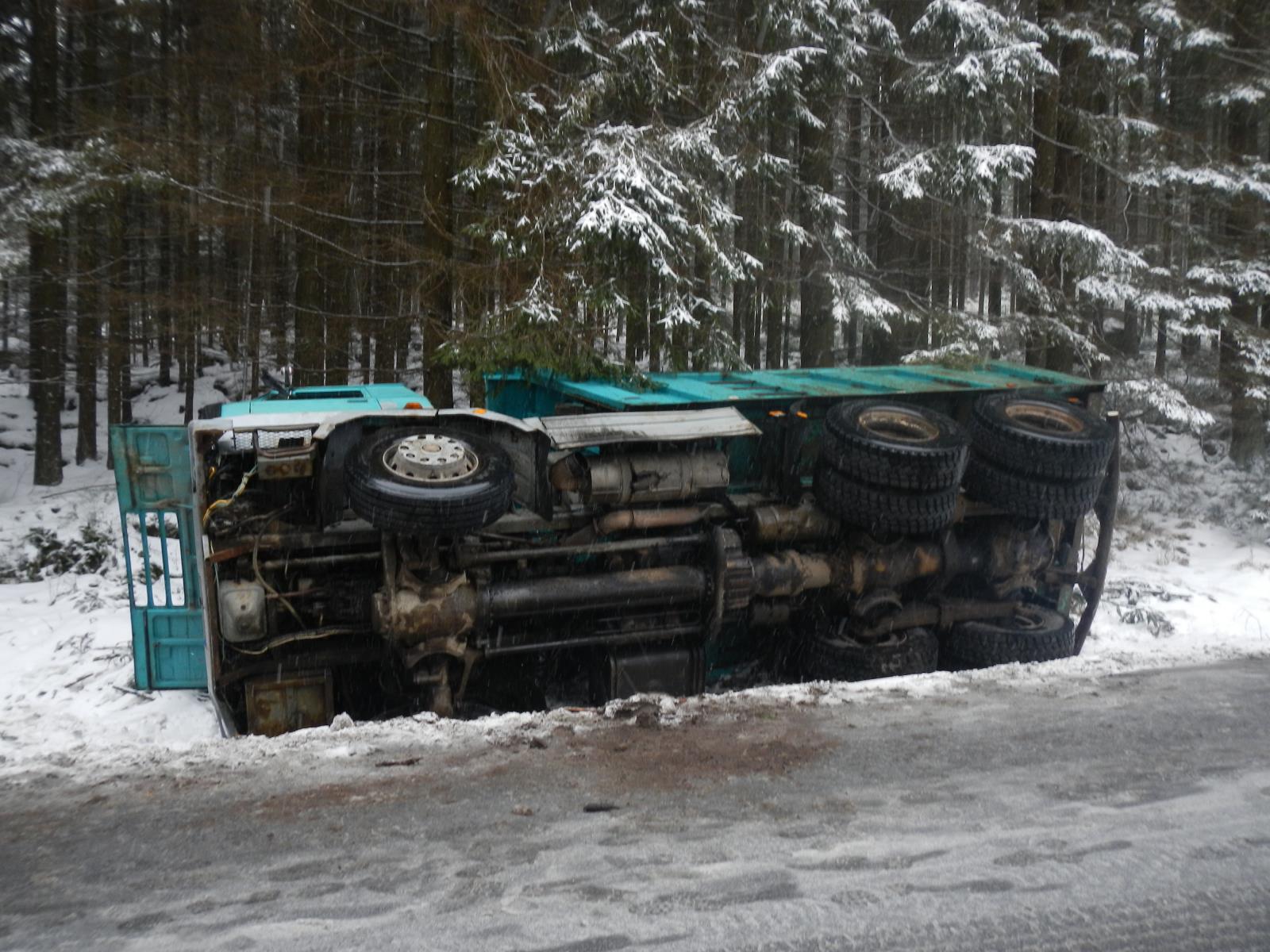 Dopravní nehoda OA, Lipno nad Vltavou - 6. 3. 2018 (4).JPG