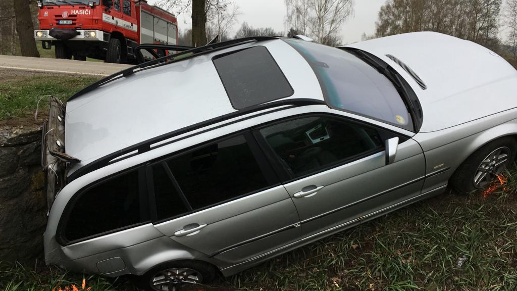 Dopravní nehoda OA, Otín - 14. 4. 2019 (1).jpg