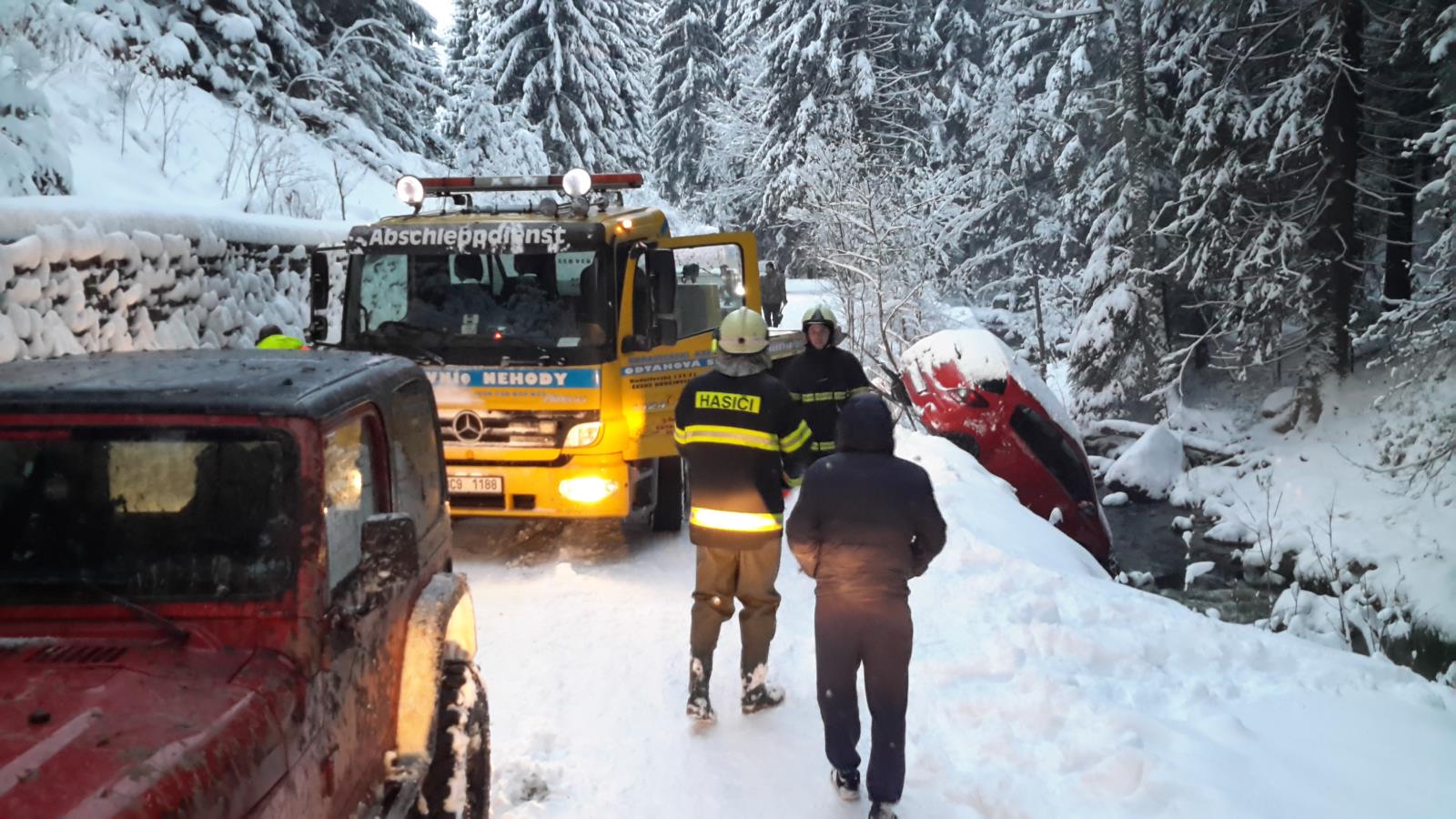 Dopravní nehoda OA, Pohorská Ves - 21. 1. 2018 (2).jpg
