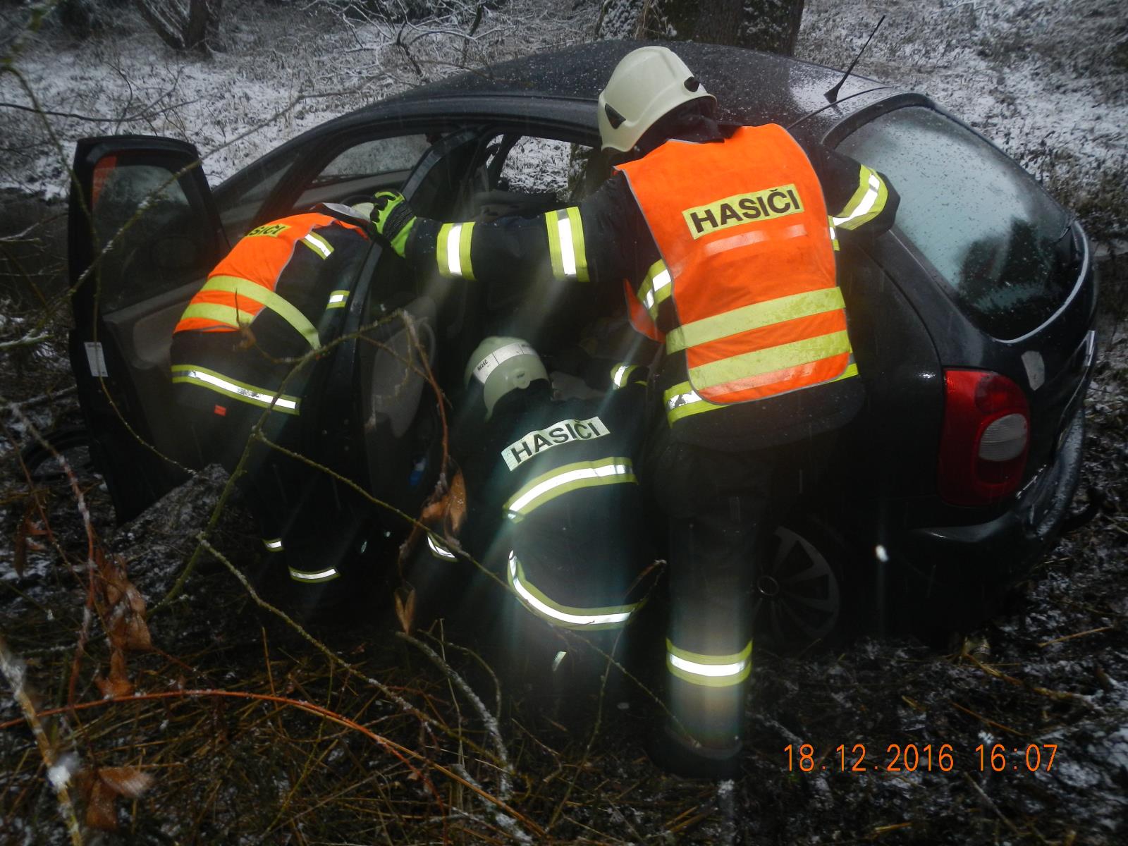 Dopravní nehoda OA, Šebířov - 18. 12. 2016 (1).JPG