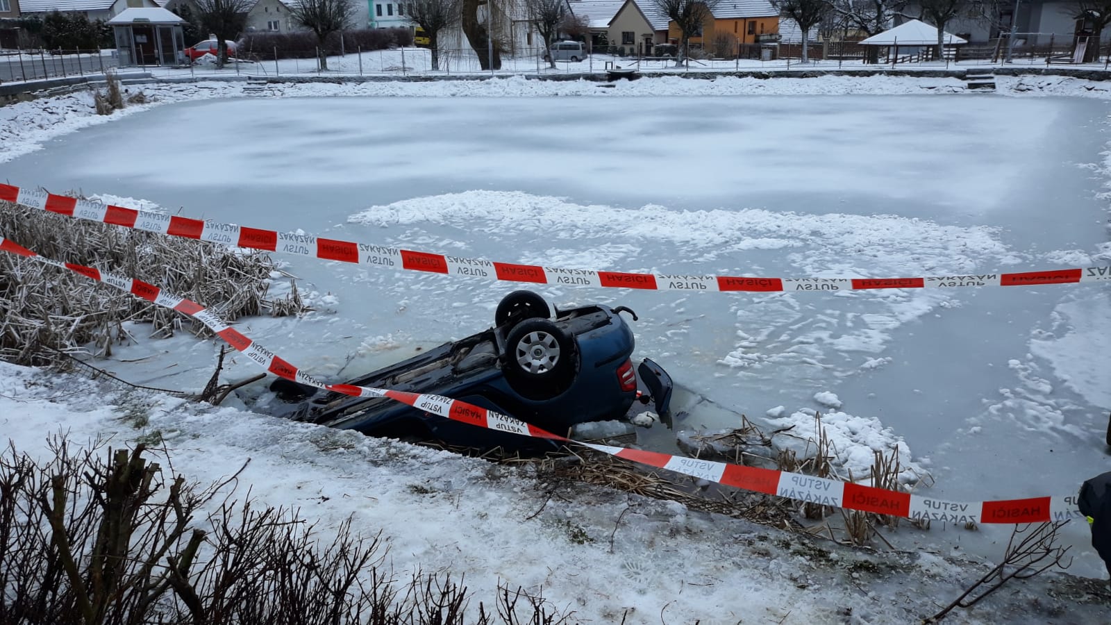 Dopravní nehoda OA, Strážkovice - 28. 1. 2019  (3).jpg