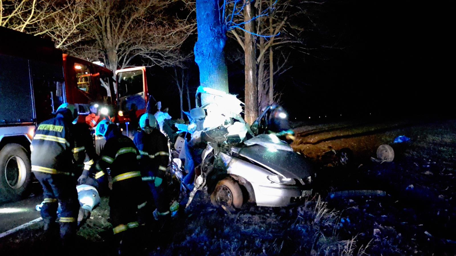Dopravní nehoda OA, Třebotovice - 23. 12. 2017 (1).jpg