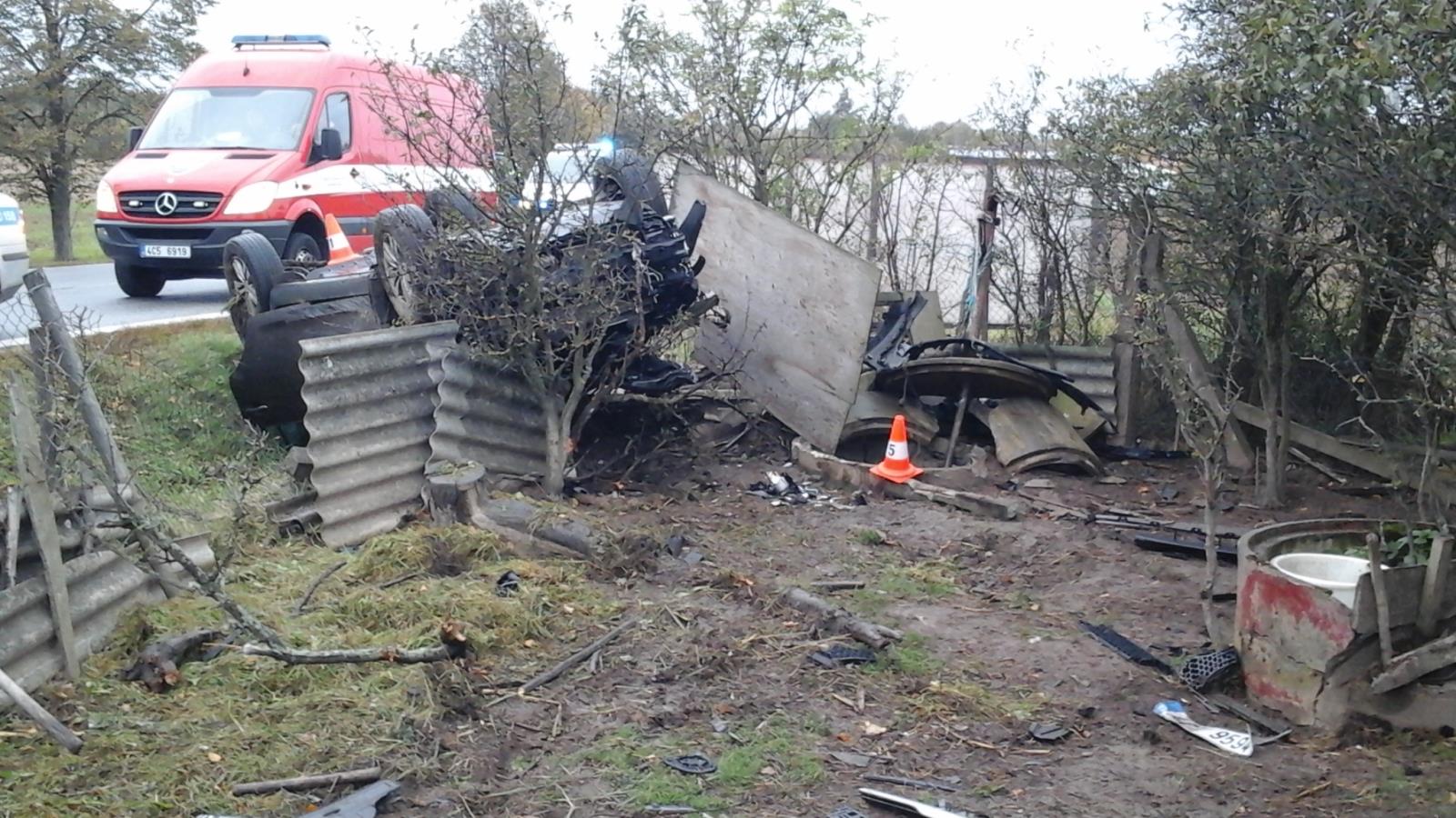 Dopravní nehoda OA + sražená kráva, Lišov - 8. 10. 2017 (2).jpg