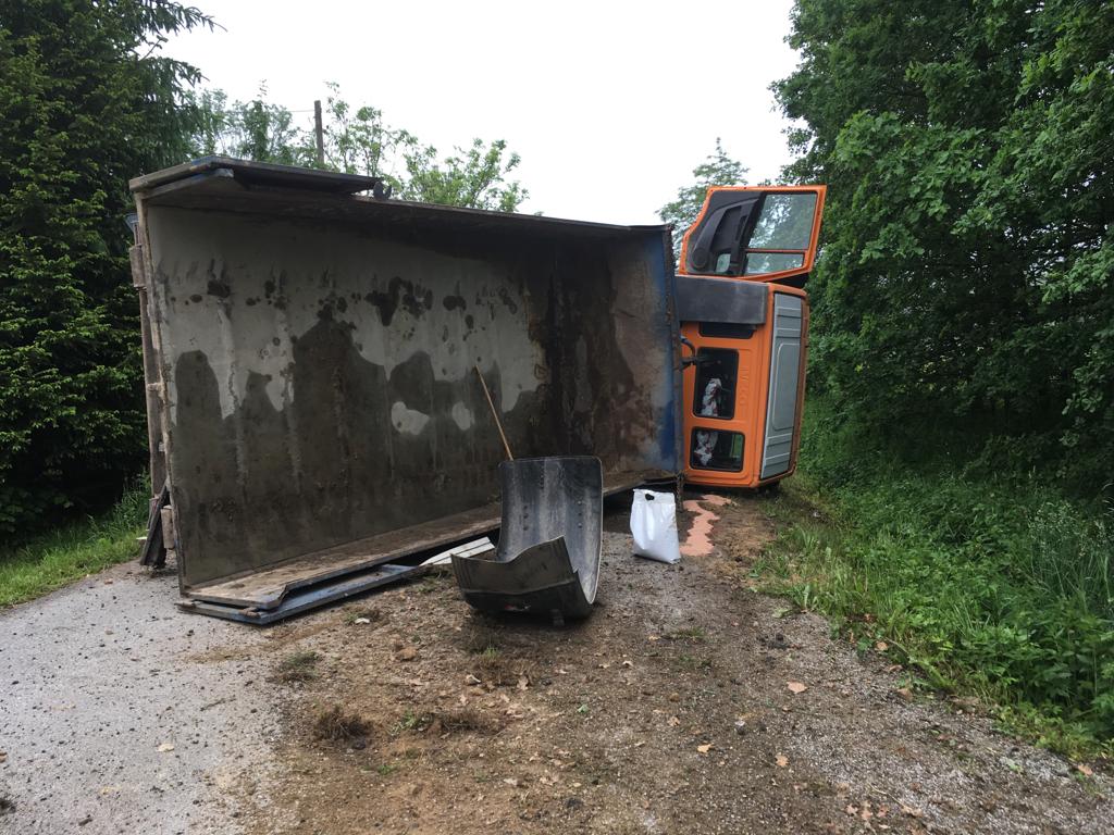 Dopravní nehoda OA a NA, Bořetín - 7. 6. 2019 (3).jpg