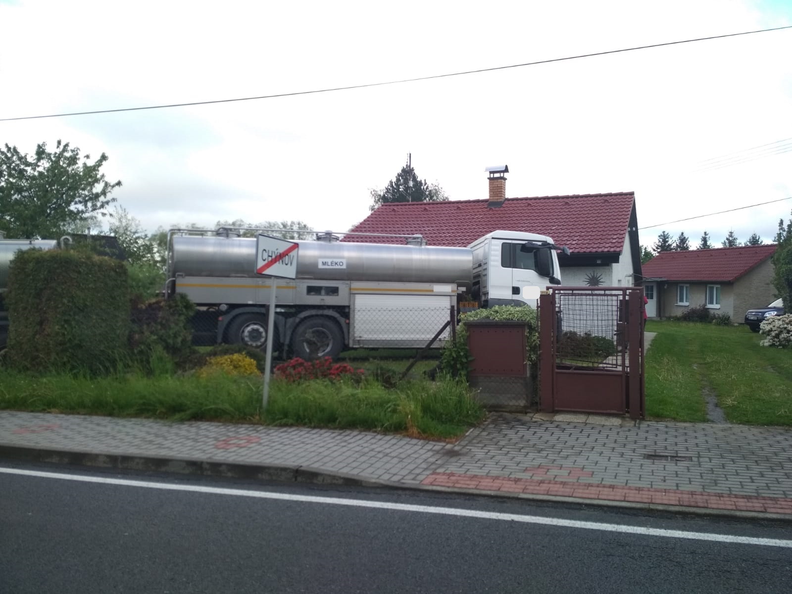 Dopravní nehoda OA a NA, Chýnov - 12. 5. 2020 (2).jpg