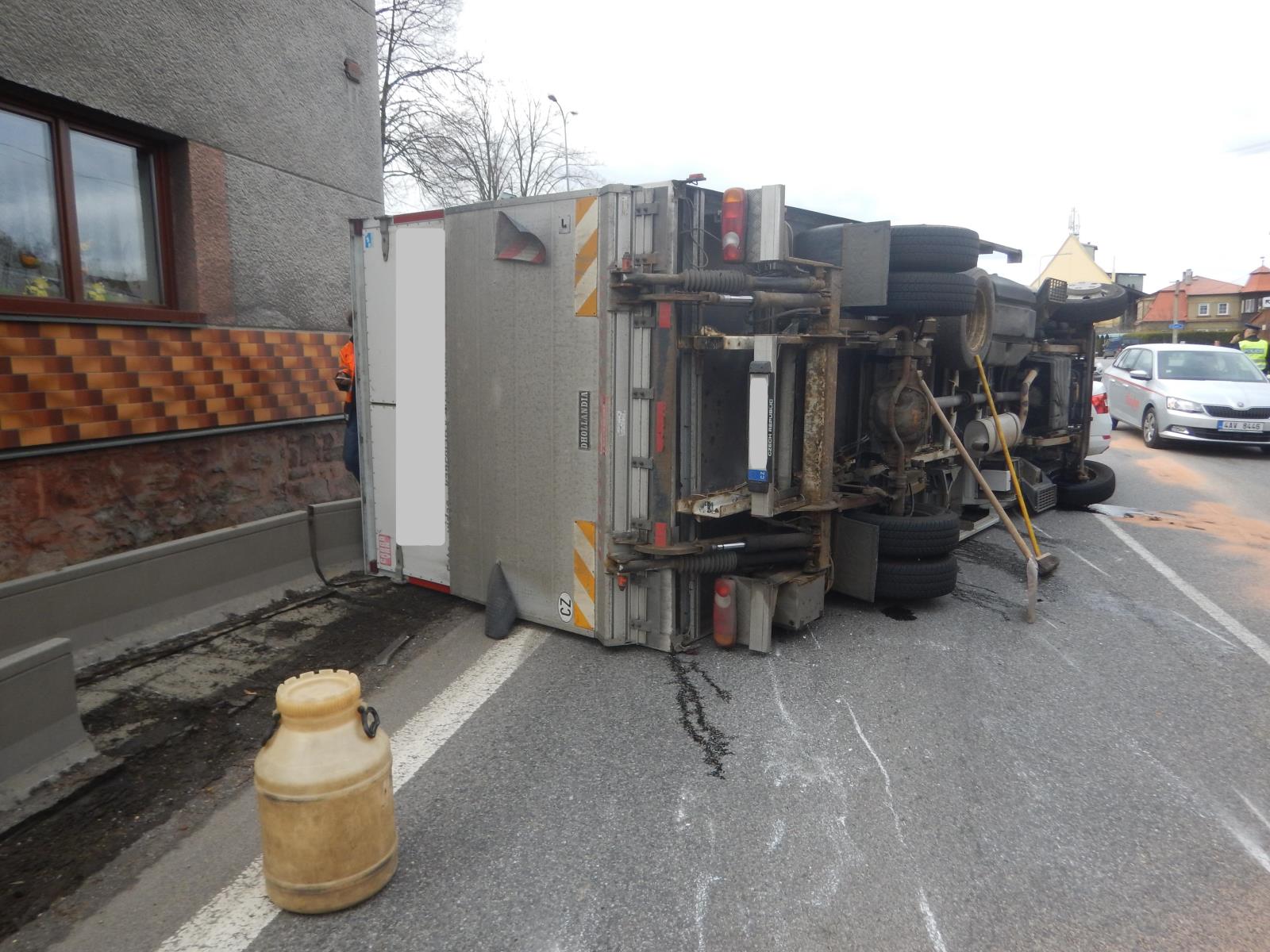 Dopravní nehoda OA a NA, Chýnov - 21. 3. 2017 (2).JPG